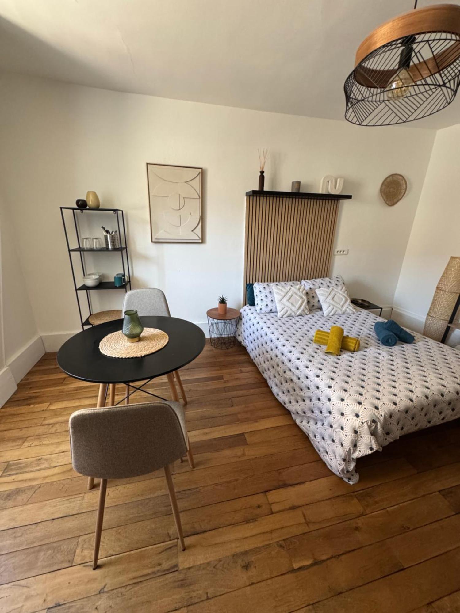 Charmant Appartement Au Coeur De بورج المظهر الخارجي الصورة