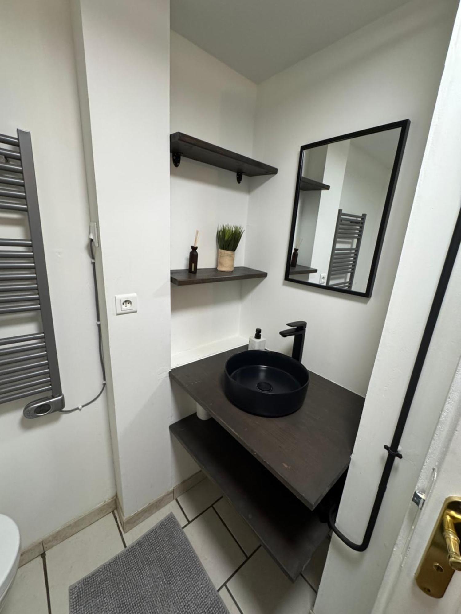 Charmant Appartement Au Coeur De بورج المظهر الخارجي الصورة